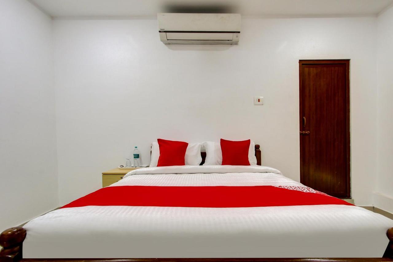 Oyo 69625 Mayuraa Residency Hotel Kumbakonam Exterior photo