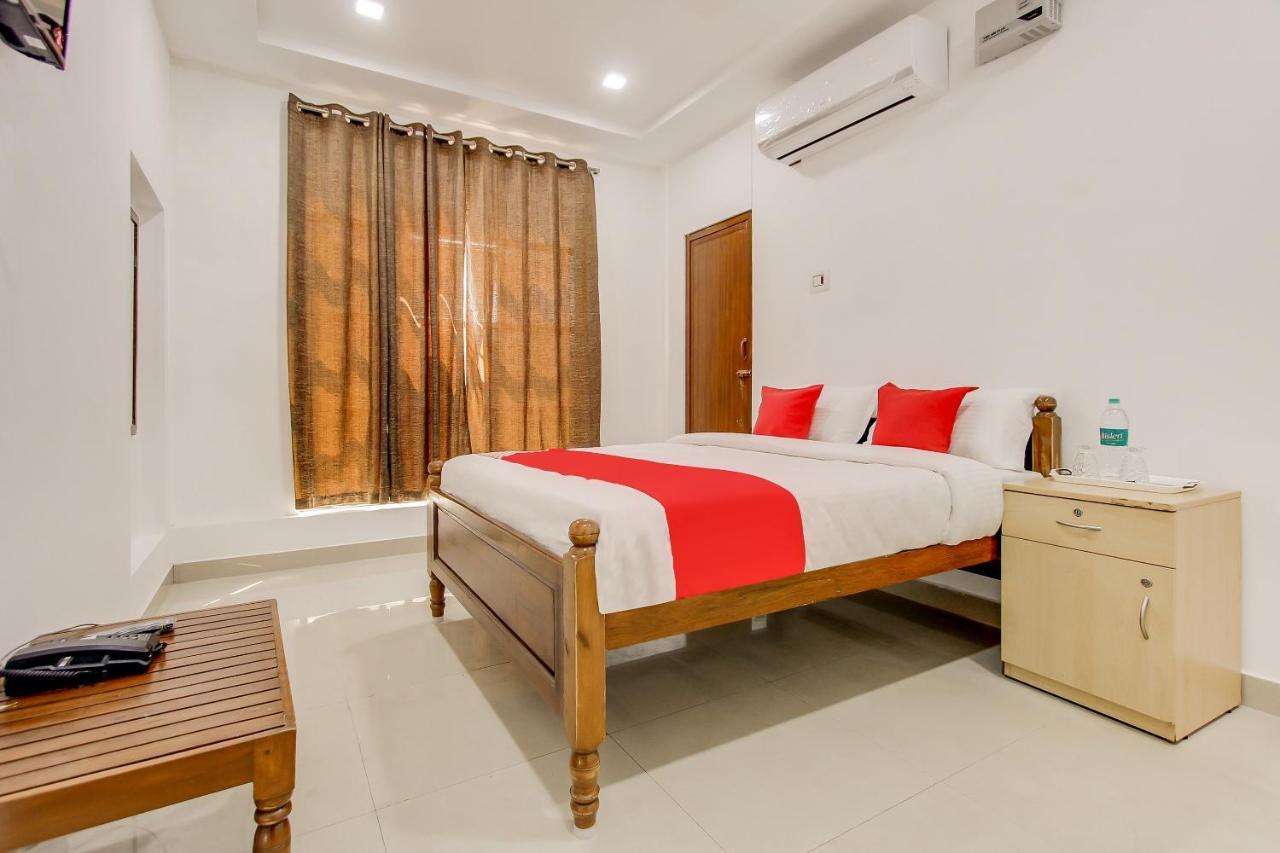 Oyo 69625 Mayuraa Residency Hotel Kumbakonam Exterior photo
